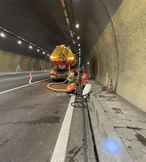 渭南隧道排水渠清淤